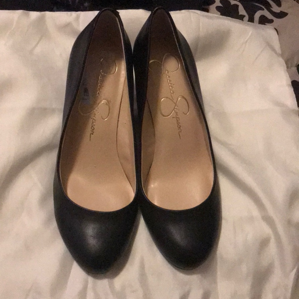 Jessica Simpson black wedges